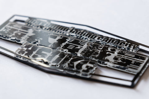 エンブレム型積載ステッカー